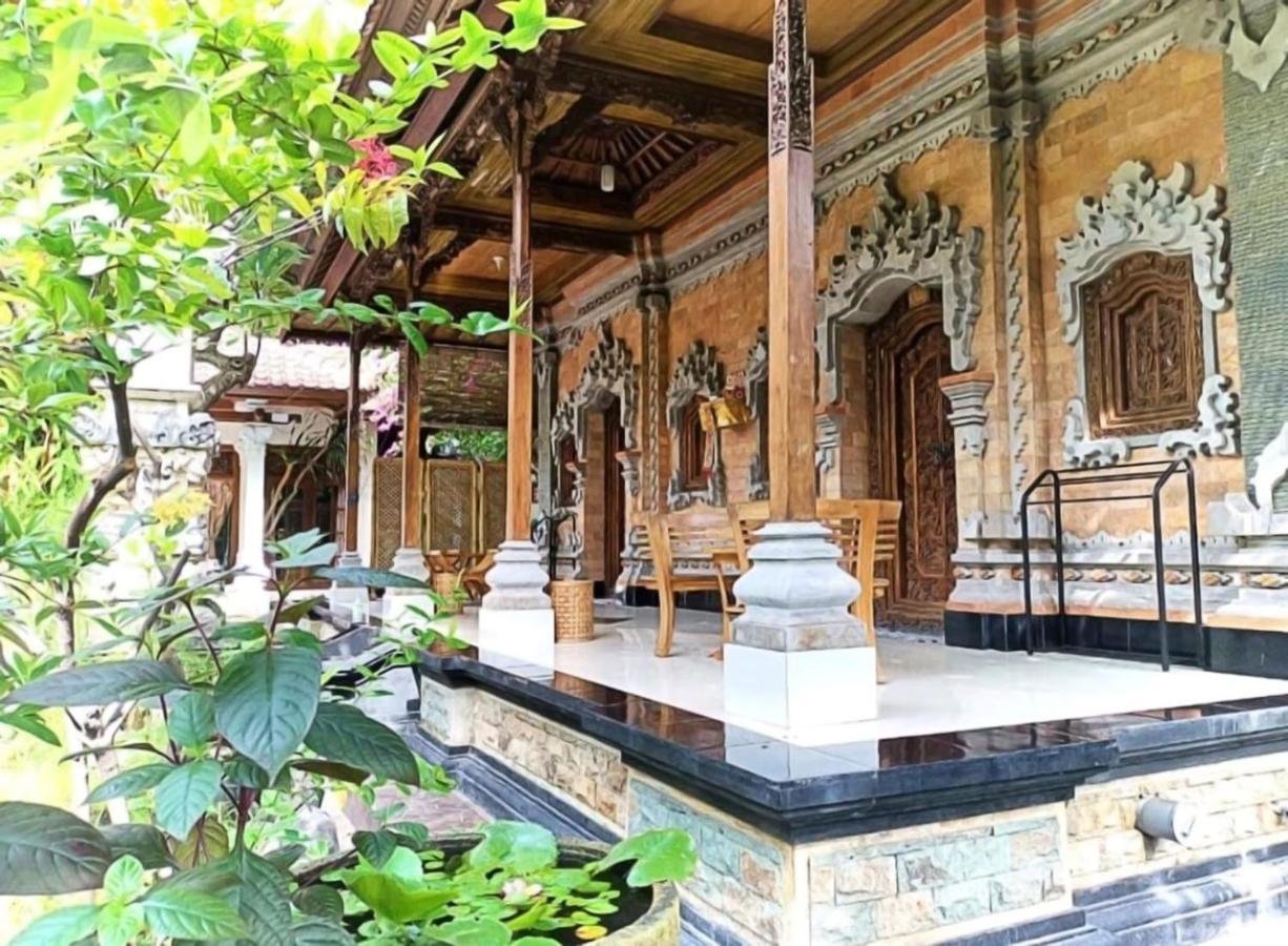 Green Palace Homestay Batununggul Екстер'єр фото