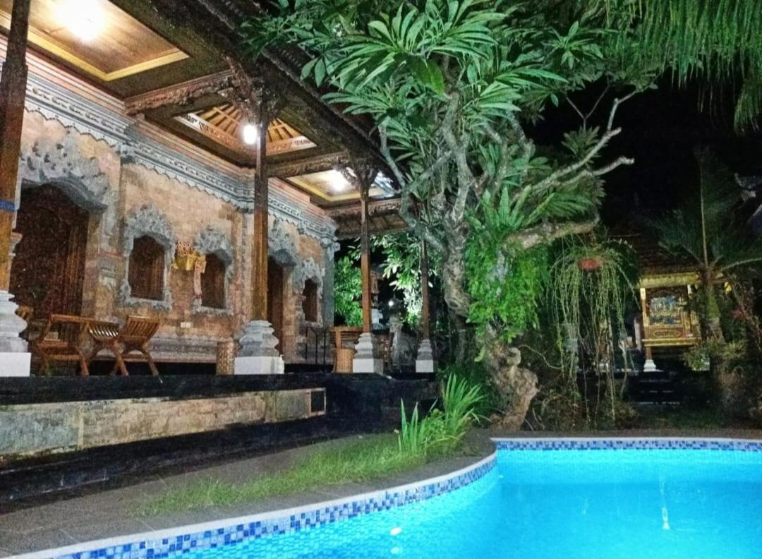 Green Palace Homestay Batununggul Екстер'єр фото