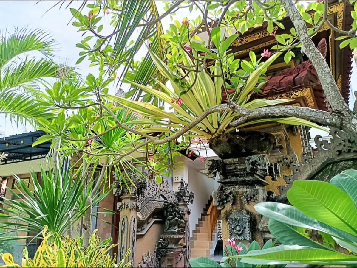 Green Palace Homestay Batununggul Екстер'єр фото