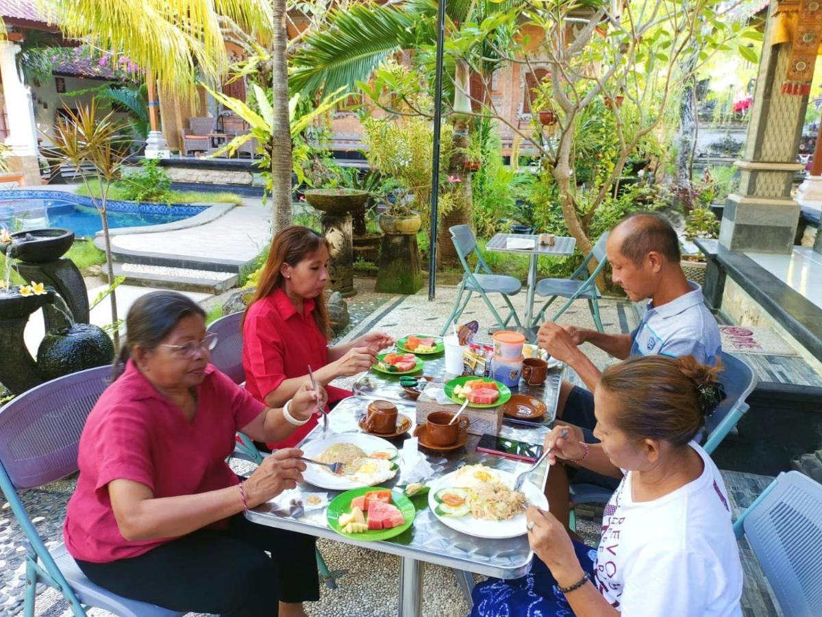 Green Palace Homestay Batununggul Екстер'єр фото