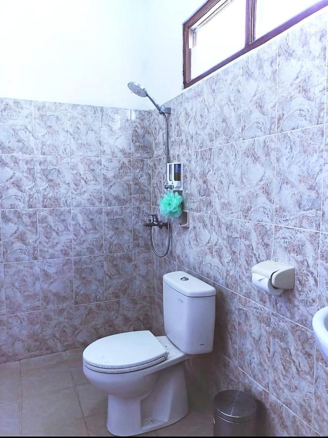 Green Palace Homestay Batununggul Екстер'єр фото