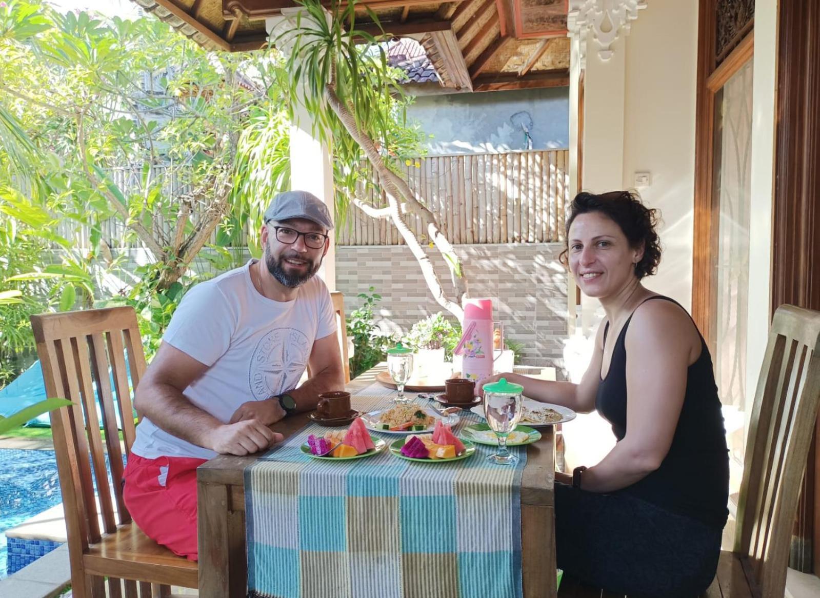 Green Palace Homestay Batununggul Екстер'єр фото