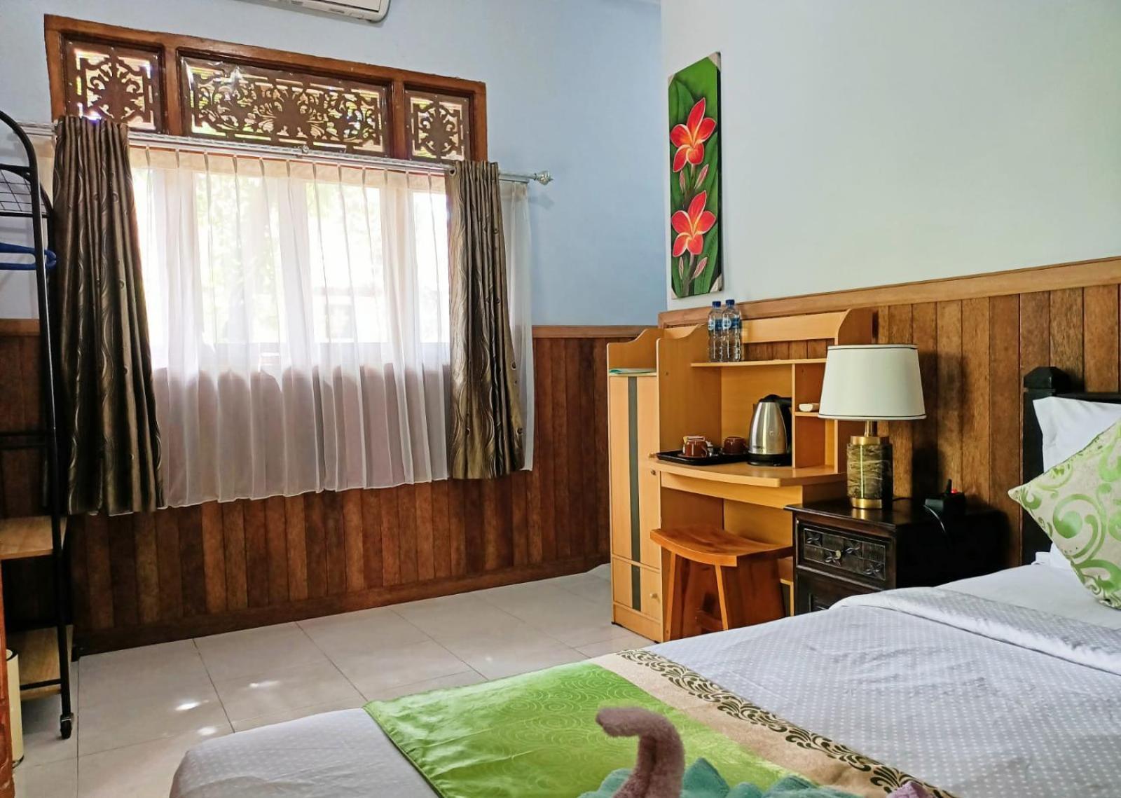Green Palace Homestay Batununggul Екстер'єр фото
