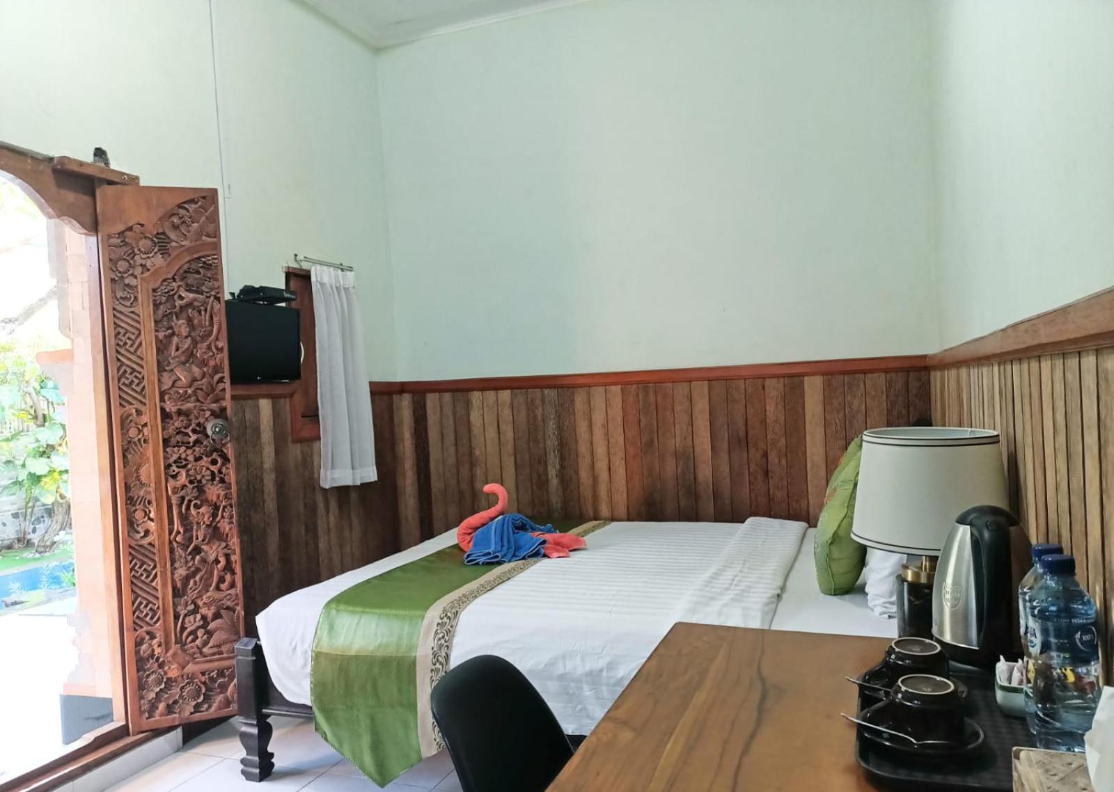 Green Palace Homestay Batununggul Екстер'єр фото