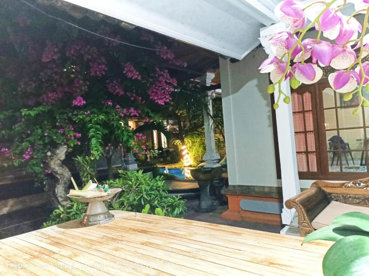 Green Palace Homestay Batununggul Екстер'єр фото